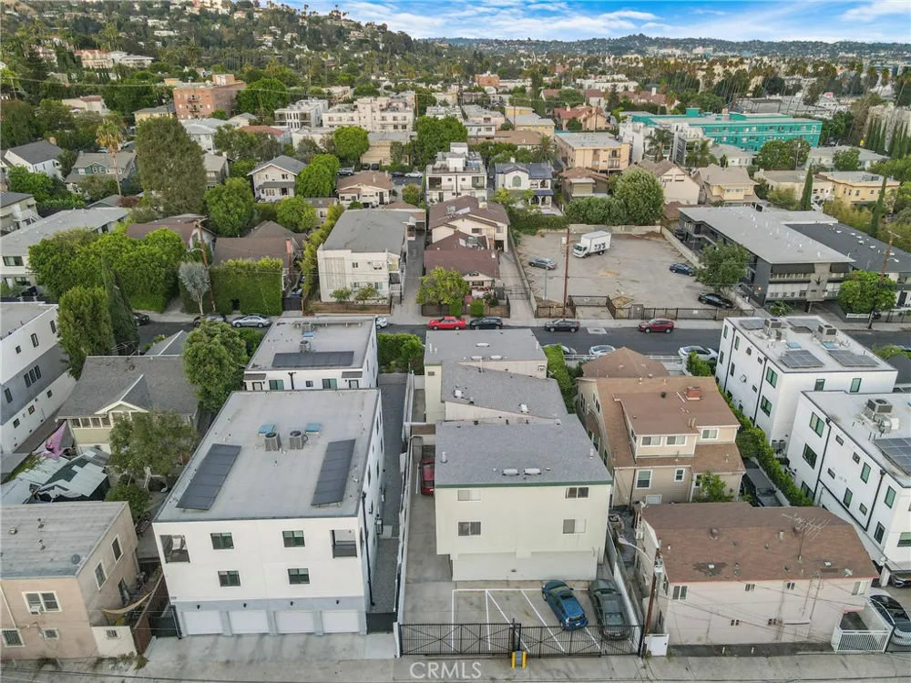1943 Vista Del Mar Los Angeles, CA 90068