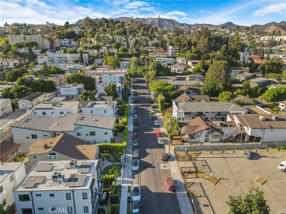 1943 Vista Del Mar Los Angeles, CA 90068