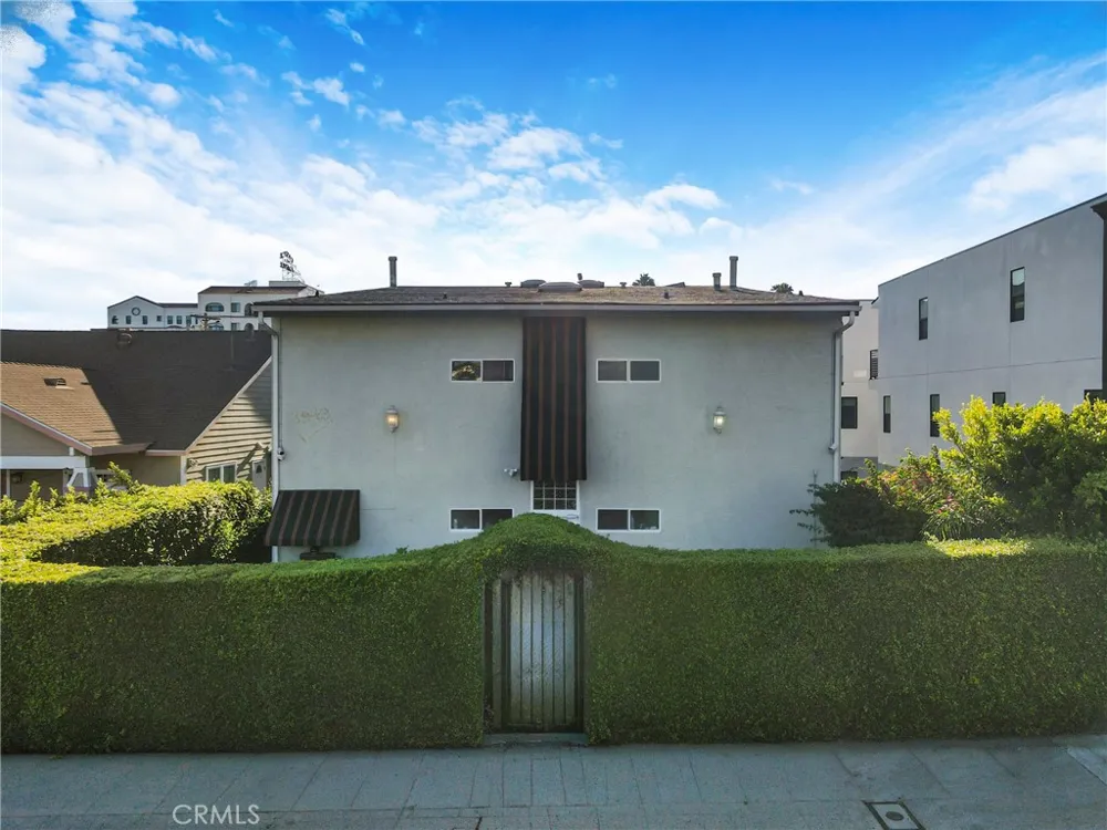 1943 Vista Del Mar Los Angeles, CA 90068