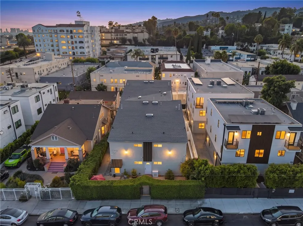1943 Vista Del Mar Los Angeles, CA 90068