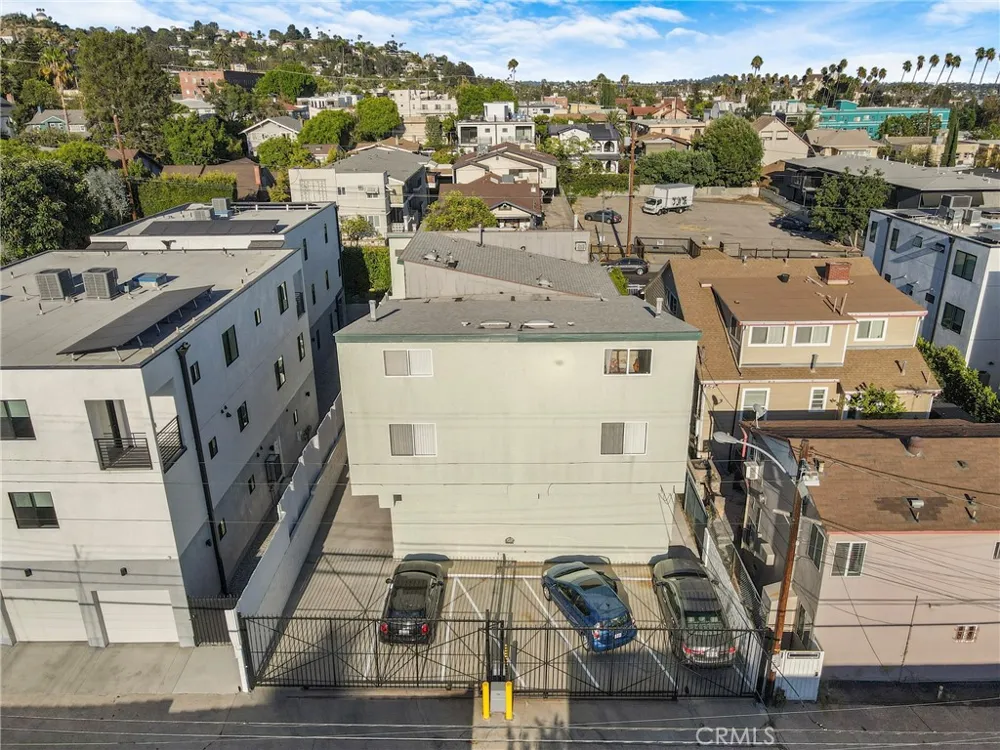 1943 Vista Del Mar Los Angeles, CA 90068