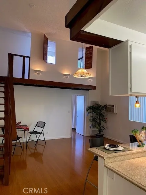 1943 Vista Del Mar Los Angeles, CA 90068