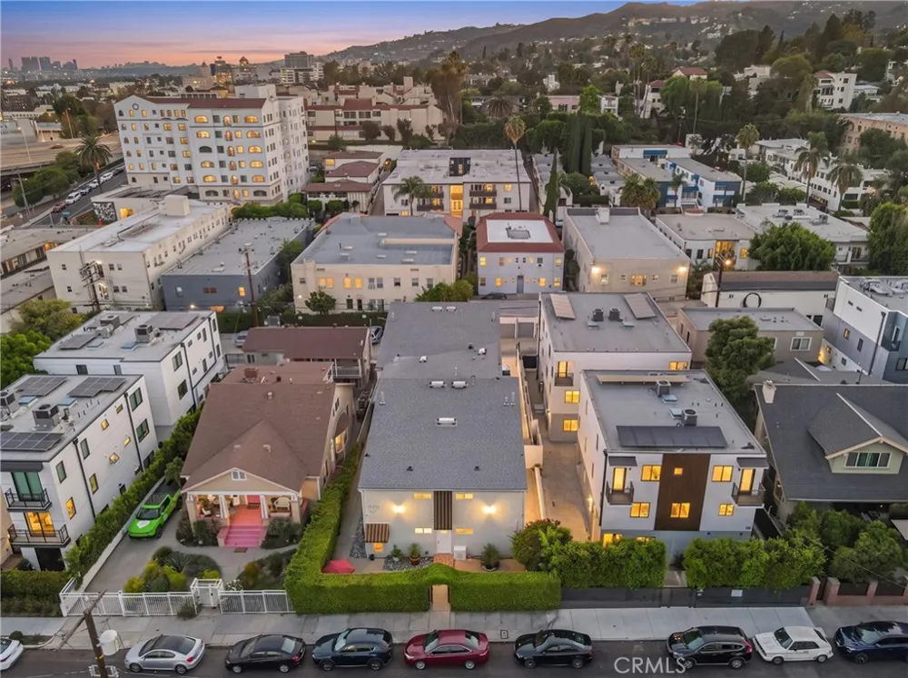 1943 Vista Del Mar Los Angeles, CA 90068