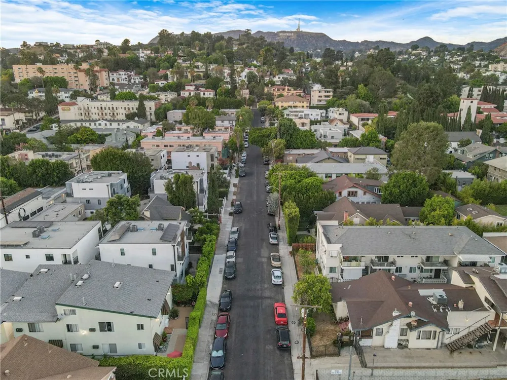 1943 Vista Del Mar Los Angeles, CA 90068