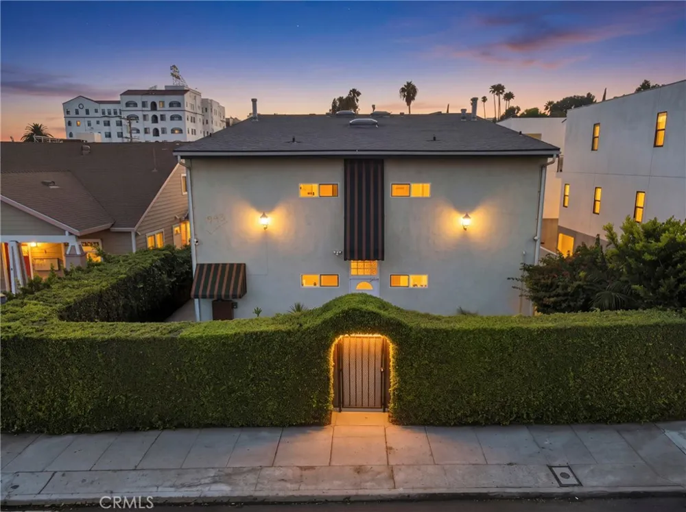 1943 Vista Del Mar Los Angeles, CA 90068