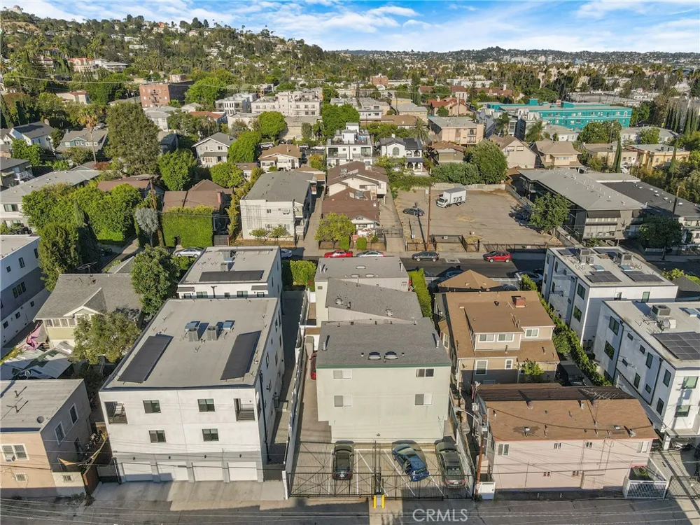 1943 Vista Del Mar Los Angeles, CA 90068