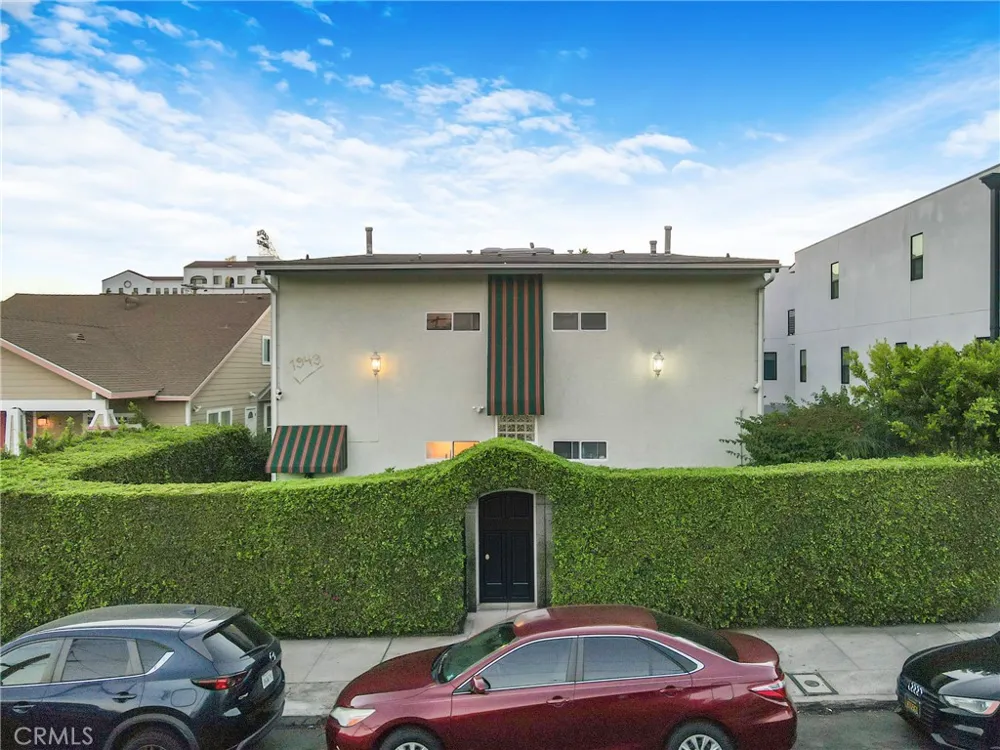 1943 Vista Del Mar Los Angeles, CA 90068