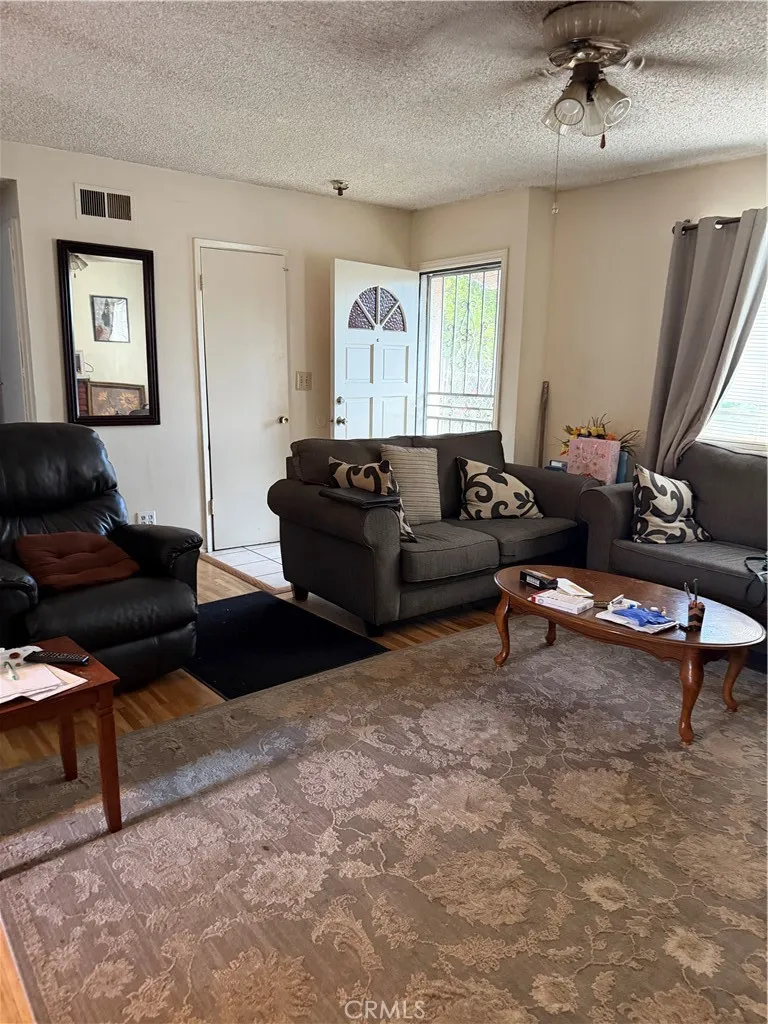 11823 Basye El Monte, CA 91732