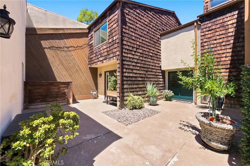 9415 Friendly Woods Whittier, CA 90605