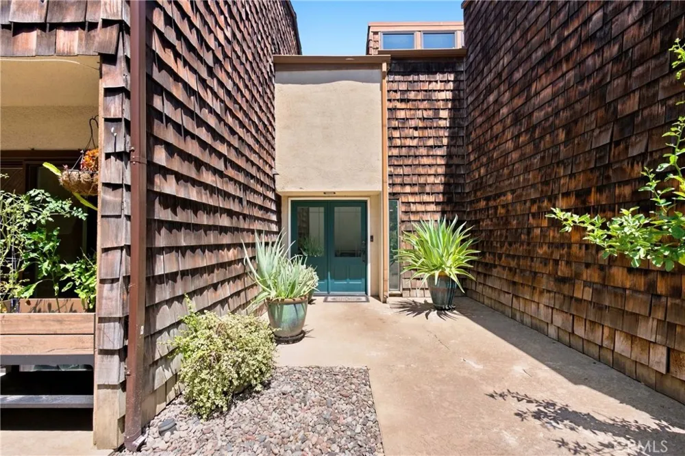 9415 Friendly Woods Whittier, CA 90605