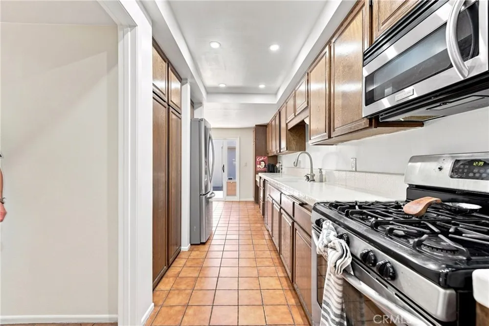 9415 Friendly Woods Whittier, CA 90605