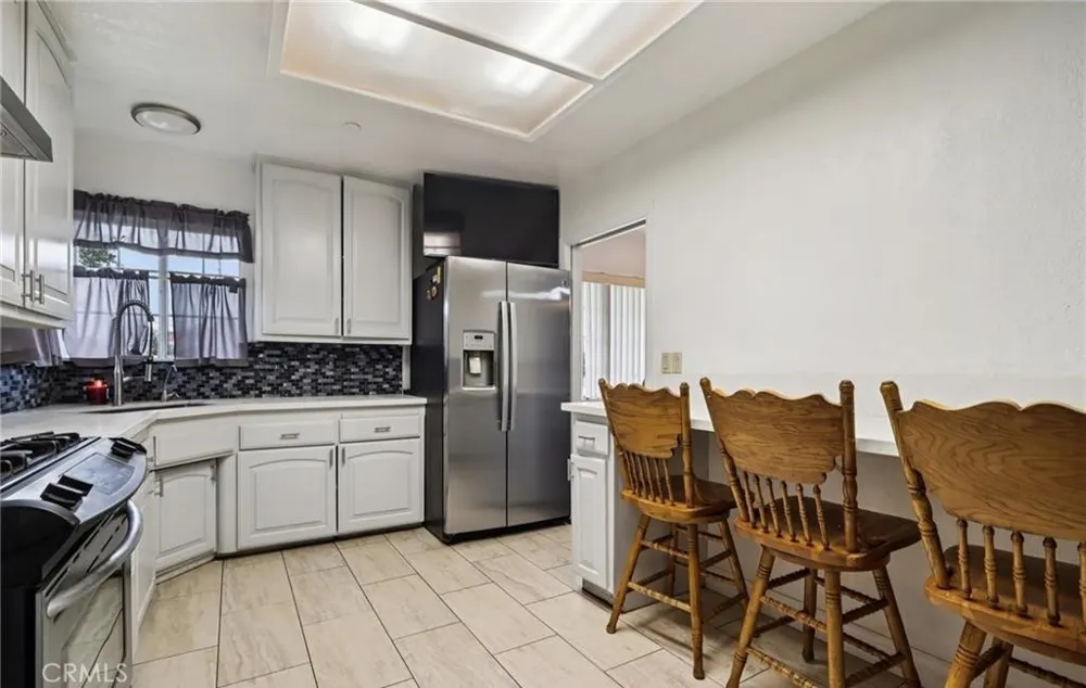 12636 Glynn Downey, CA 90242