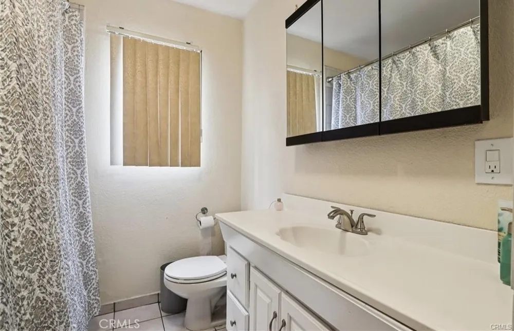12636 Glynn Downey, CA 90242