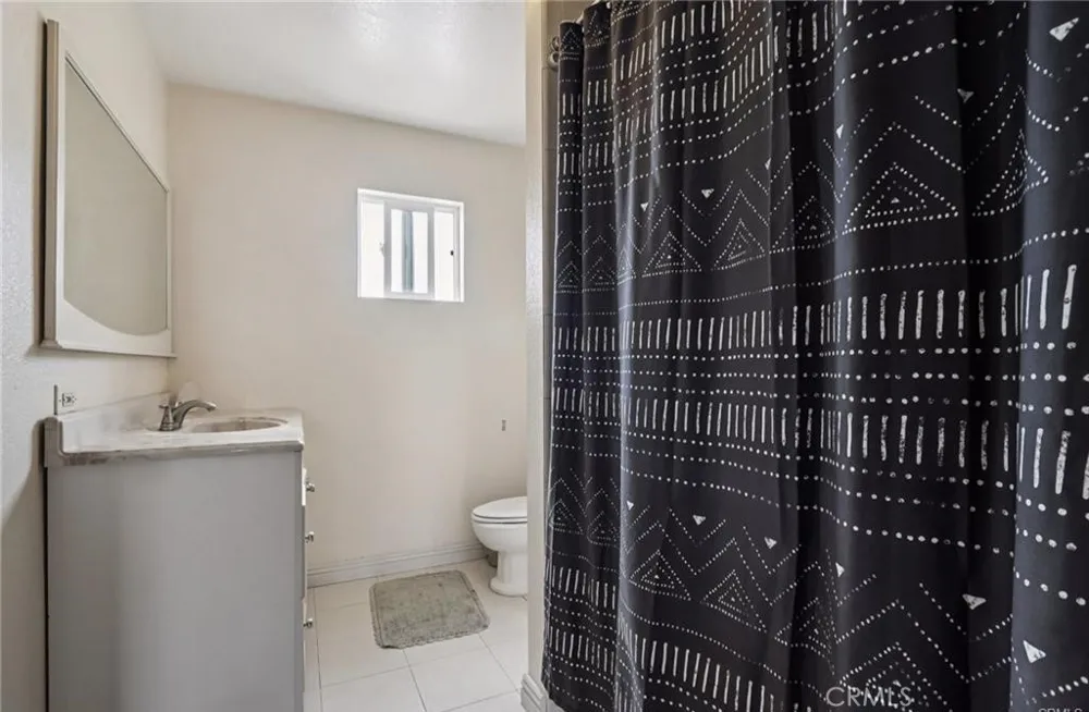 12636 Glynn Downey, CA 90242