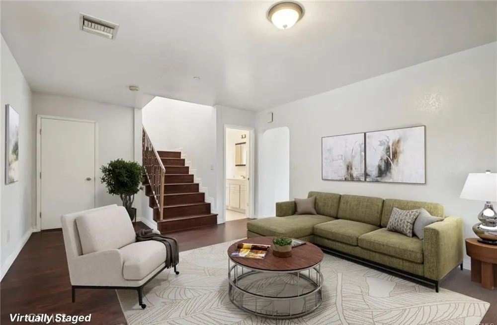 12636 Glynn Downey, CA 90242