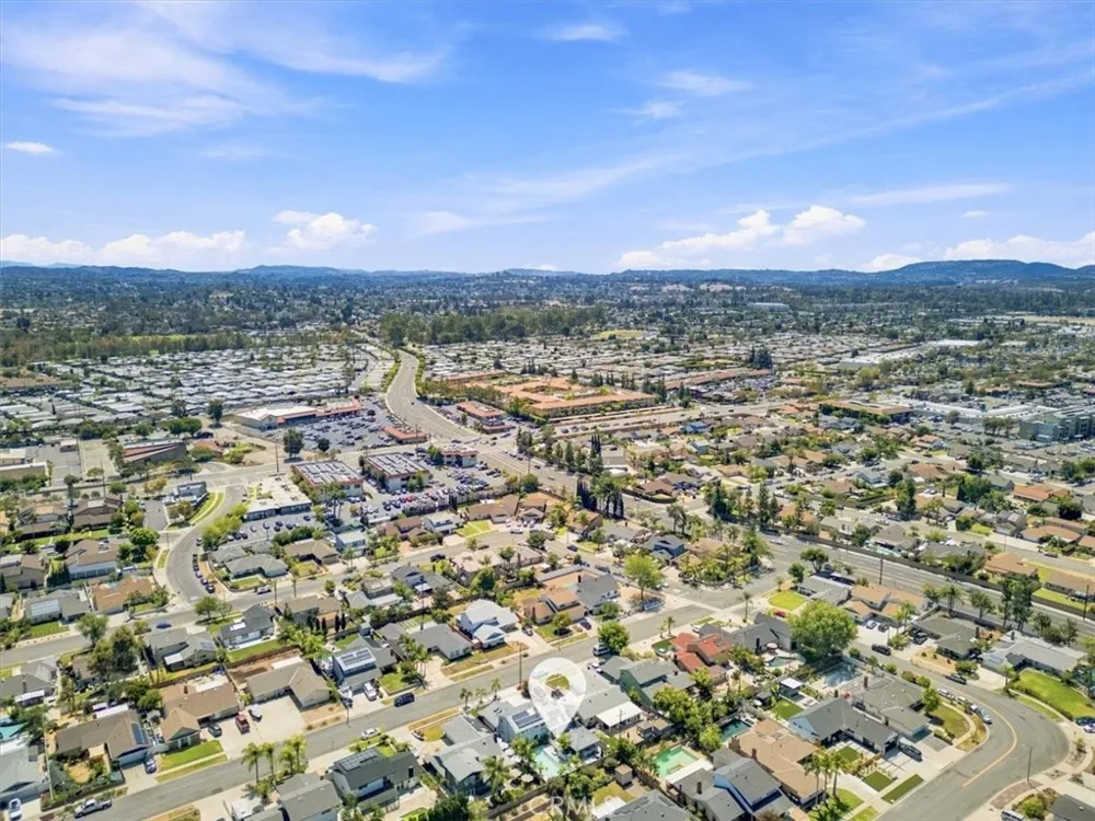 23161 Tulip Lake Forest, CA 92630