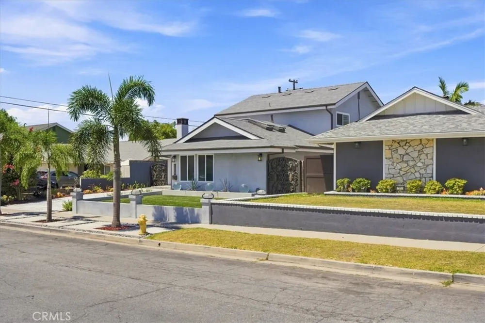 23161 Tulip Lake Forest, CA 92630