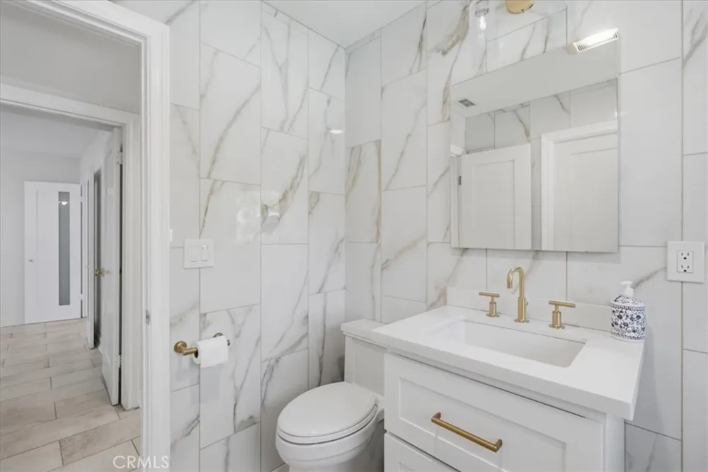 23161 Tulip Lake Forest, CA 92630