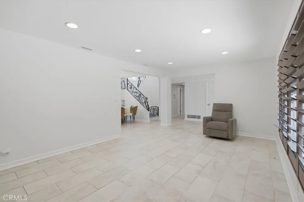 23161 Tulip Lake Forest, CA 92630