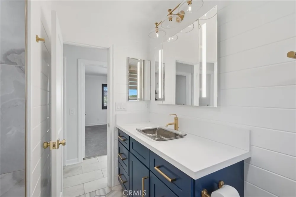 23161 Tulip Lake Forest, CA 92630