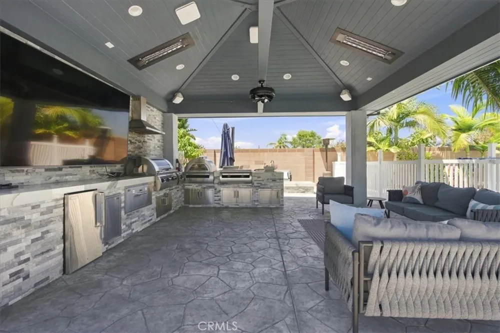 23161 Tulip Lake Forest, CA 92630