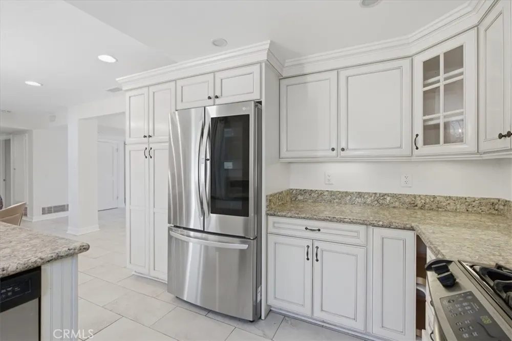 23161 Tulip Lake Forest, CA 92630