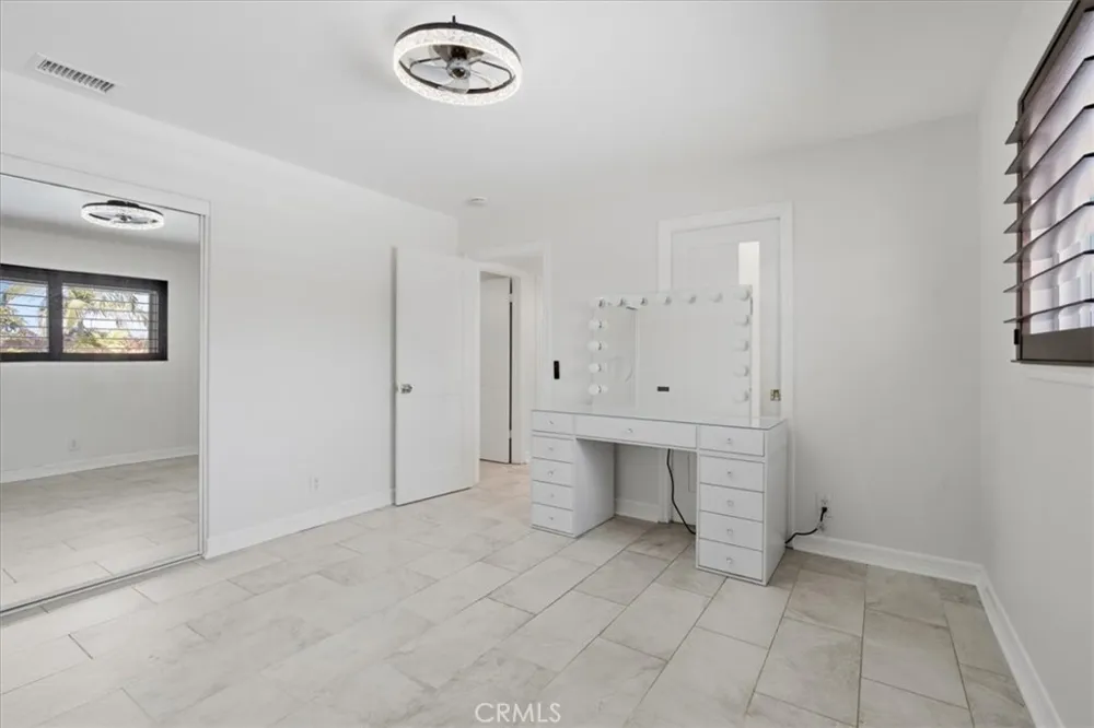 23161 Tulip Lake Forest, CA 92630
