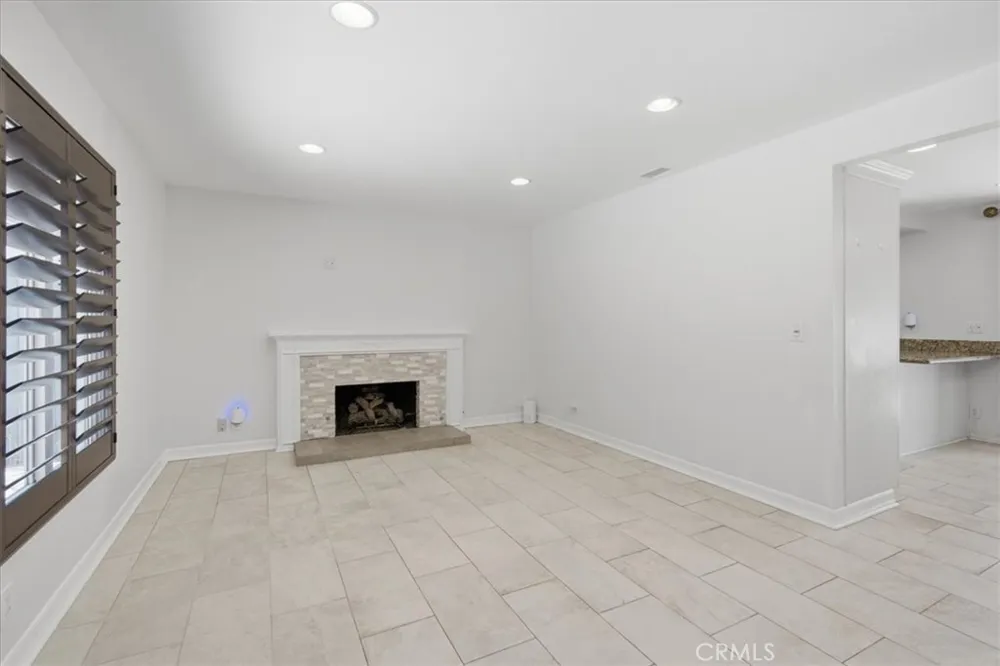 23161 Tulip Lake Forest, CA 92630
