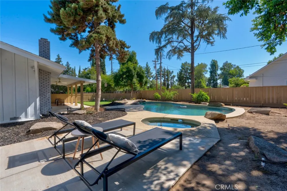 1335 S Waverly Fresno, CA 93727
