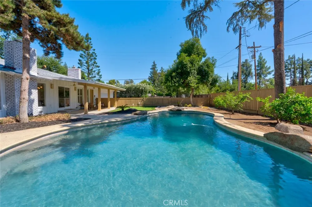 1335 S Waverly Fresno, CA 93727