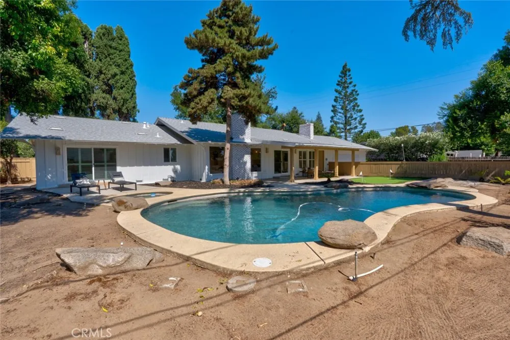 1335 S Waverly Fresno, CA 93727