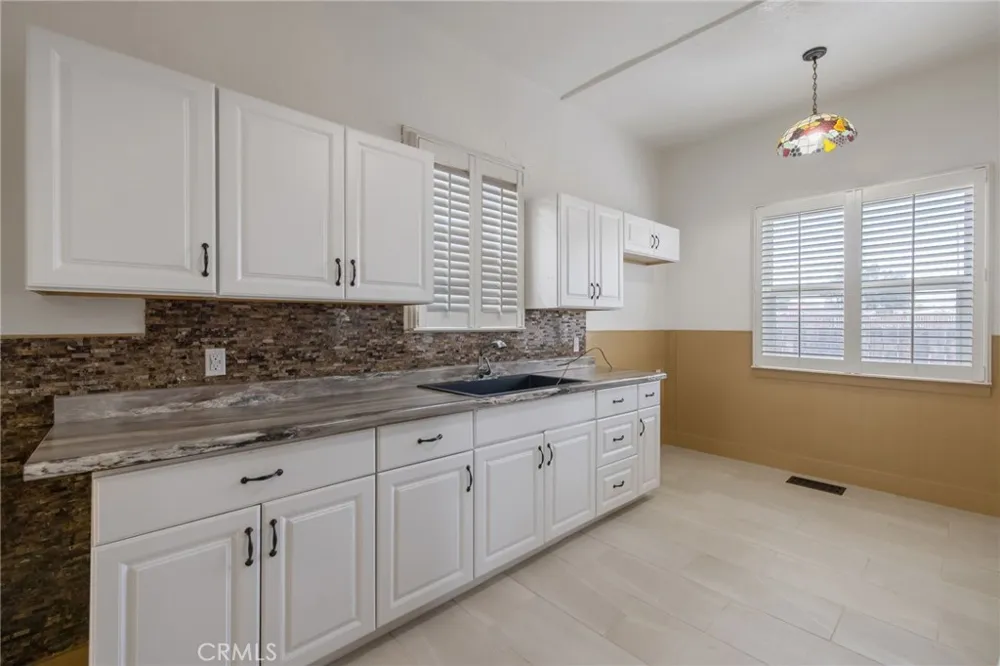 112 Irwin Court Hanford, CA 93230