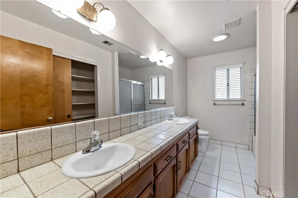 12165 Caron Madera, CA 93636