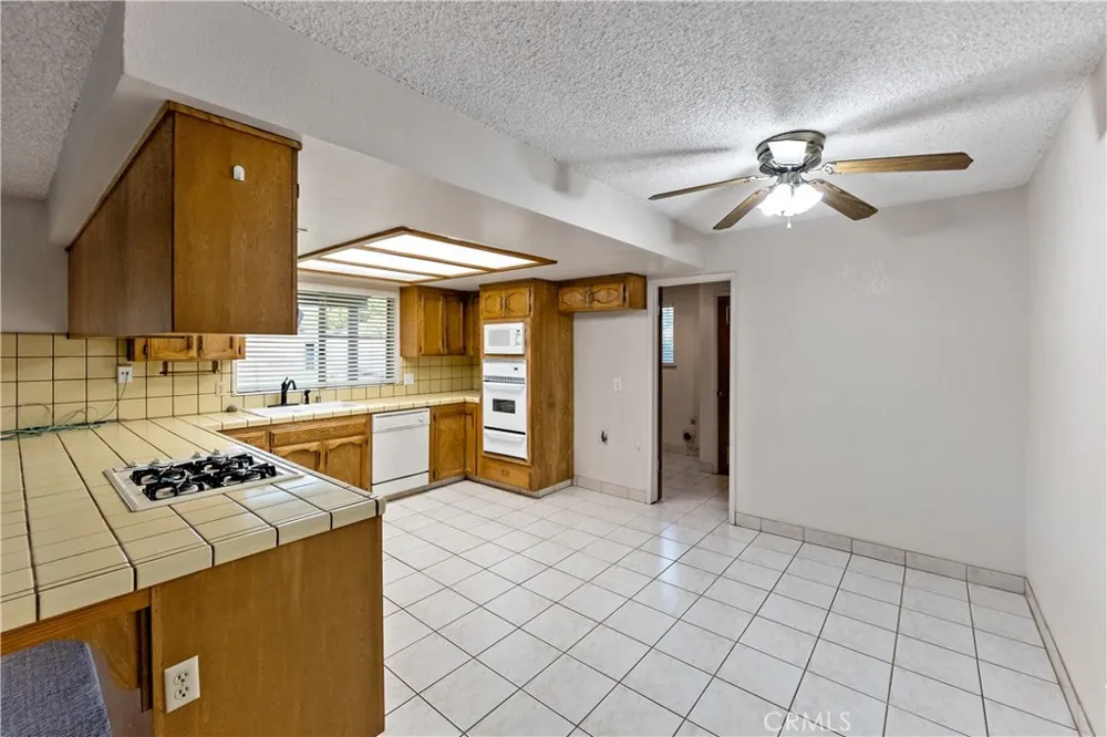 12165 Caron Madera, CA 93636
