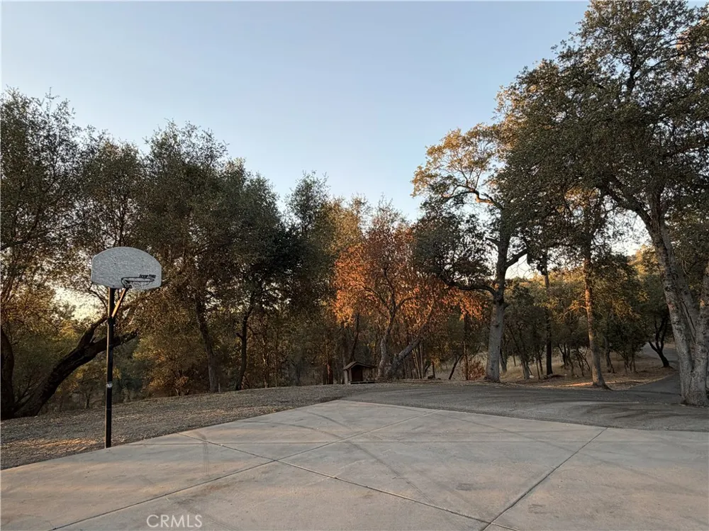 46300 Oonay Nation Coarsegold, CA 93614