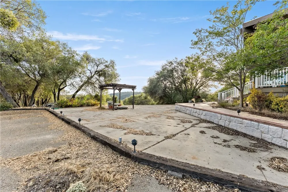 2160 State Highway 49 S Mariposa, CA 95338