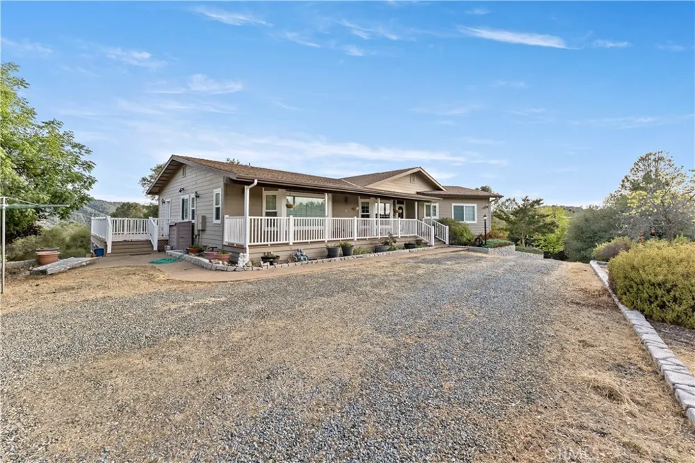 2160 State Highway 49 S Mariposa, CA 95338