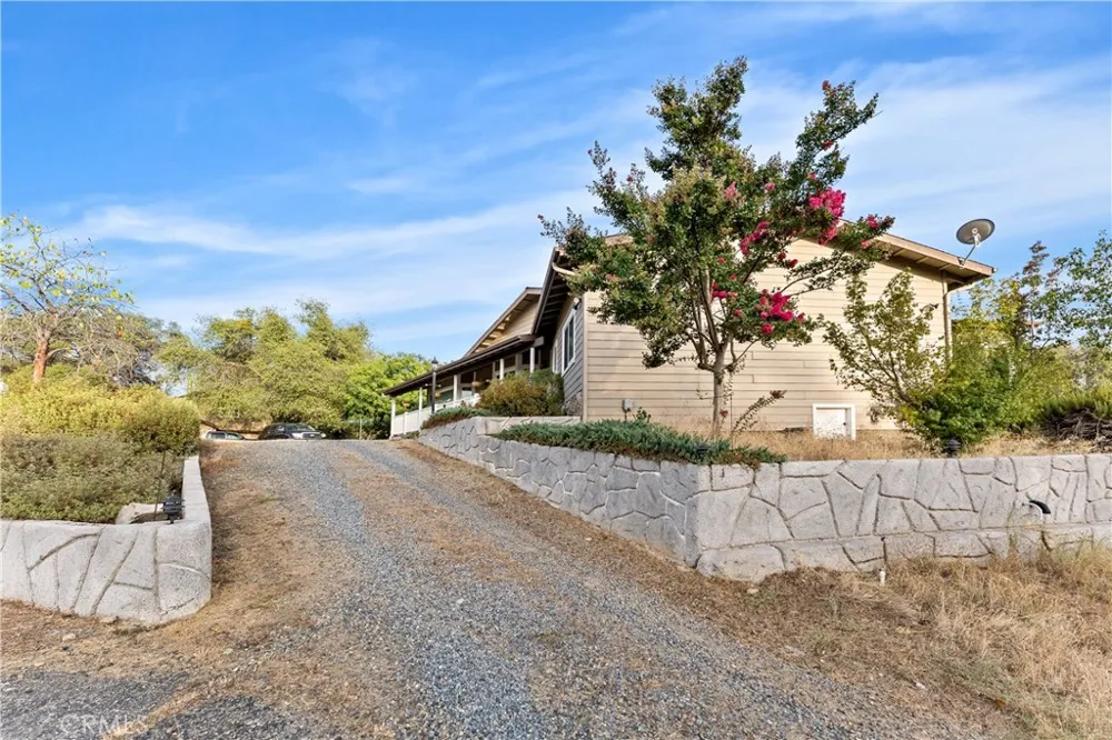 2160 State Highway 49 S Mariposa, CA 95338