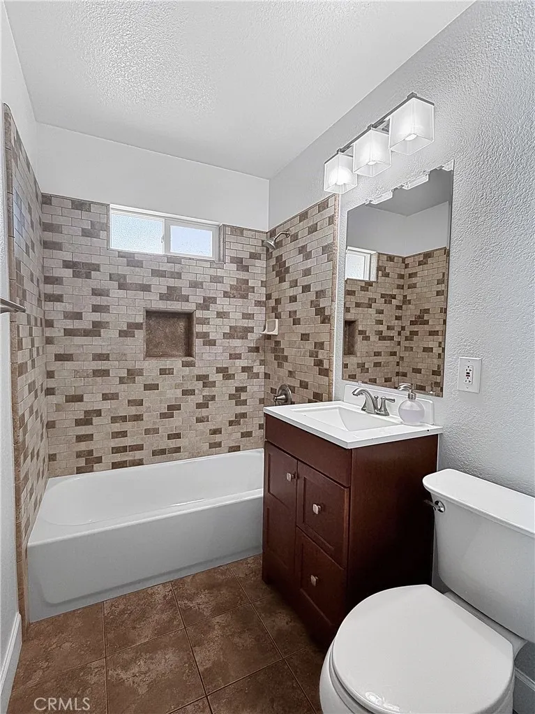 441 W 10th Gilroy, CA 95020