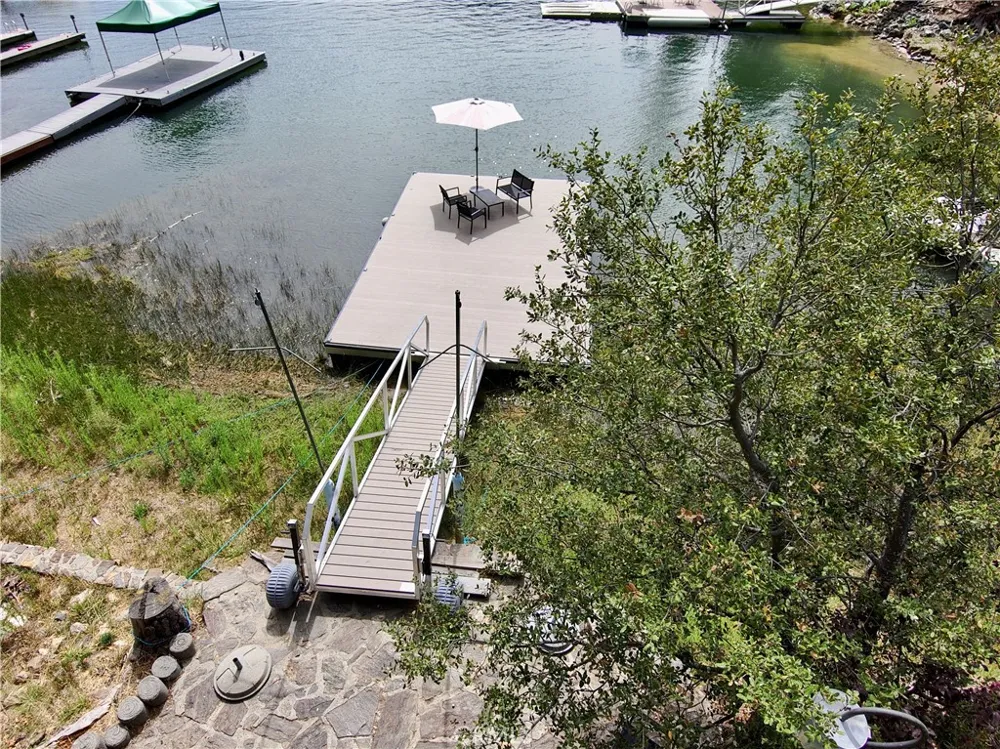 38954 Lake Point Court Bass Lake, CA 93604