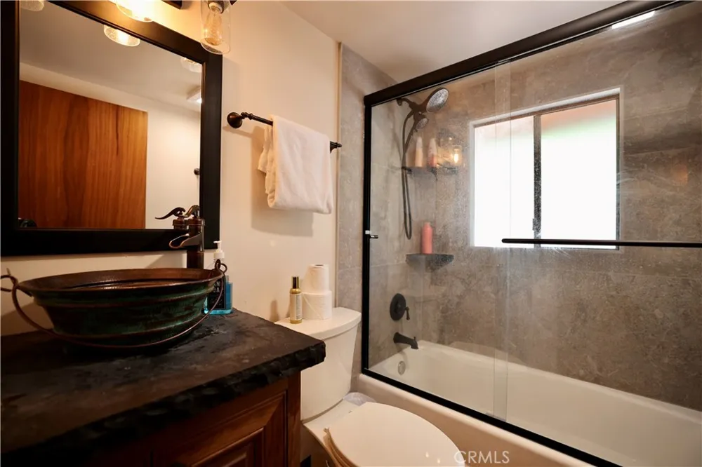 38954 Lake Point Court Bass Lake, CA 93604