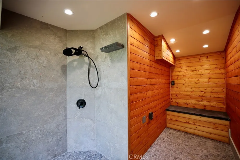 38954 Lake Point Court Bass Lake, CA 93604