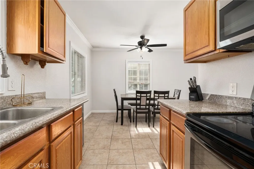 4012 E Clinton Fresno, CA 93703