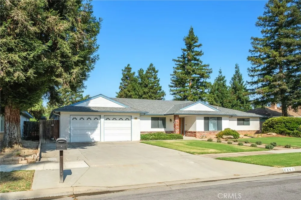 6697 Teilman Fresno, CA 93711