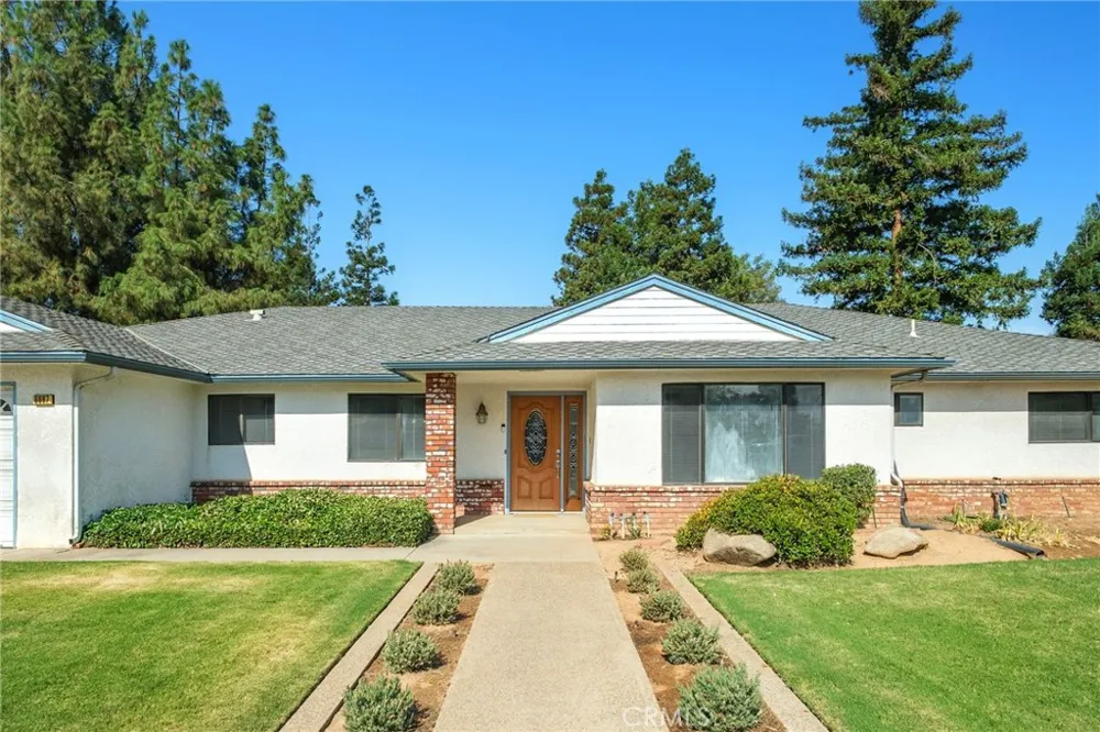 6697 Teilman Fresno, CA 93711
