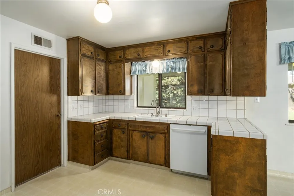 6697 Teilman Fresno, CA 93711