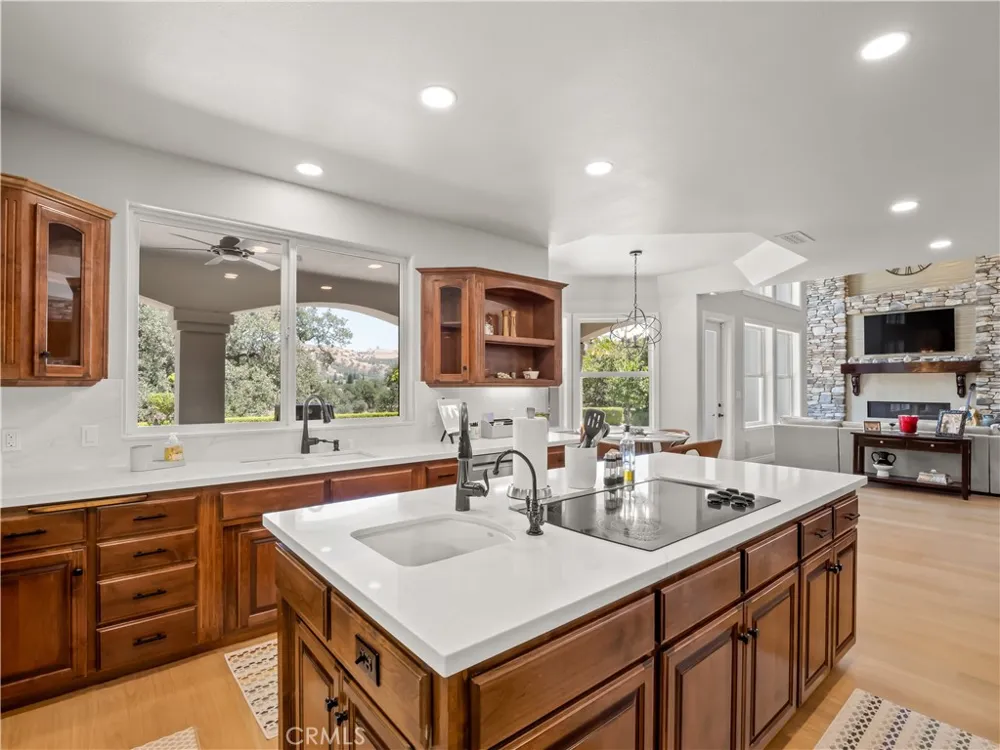 21998 Brighton Crest Friant, CA 93626