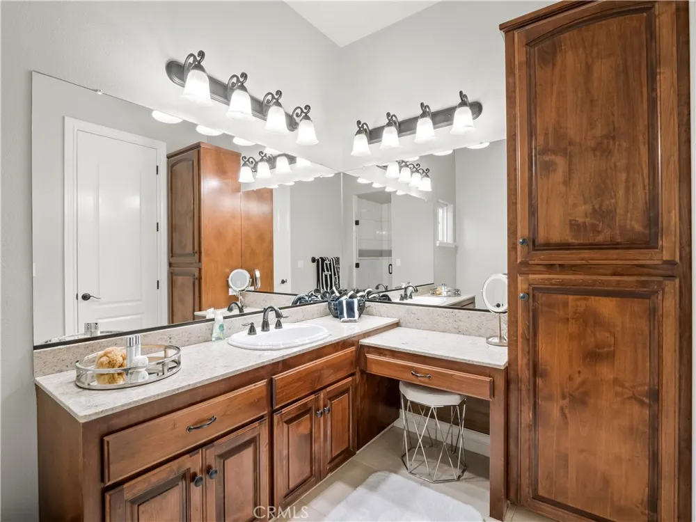 21998 Brighton Crest Friant, CA 93626