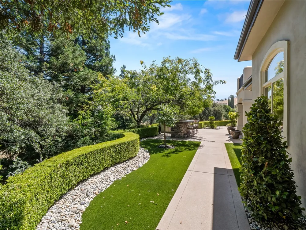 21998 Brighton Crest Friant, CA 93626