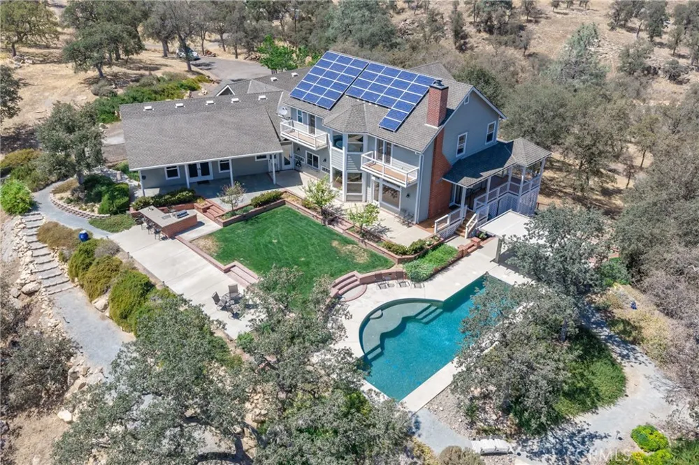 42158 John Muir Drive Coarsegold, CA 93614